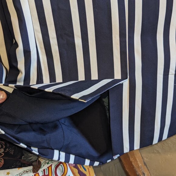 FuTario blue striped/floral lined Jacket NWT M - Picture 9 of 10